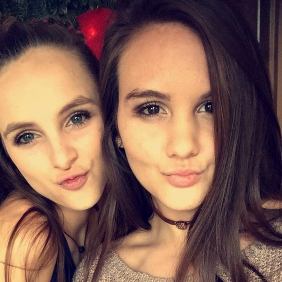 Profile Picture of Gabi Chalker (@gabiaprilmarie) on Poshmark