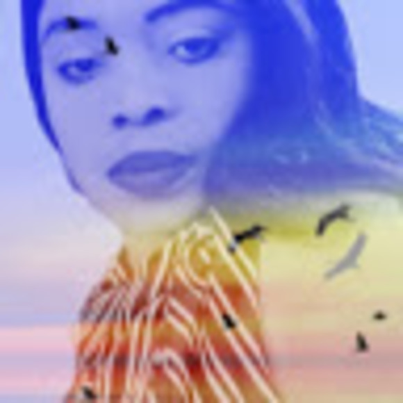 Profile Picture of Rose Rinchere (@rose_rinchere) on Poshmark