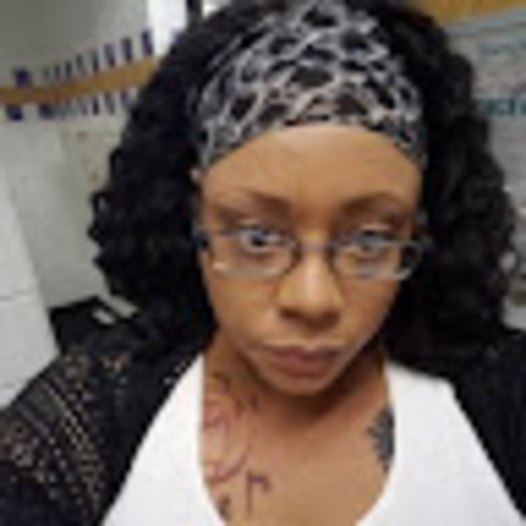 Profile Picture of Ahndrea W. (@twiztidkrown) on Poshmark