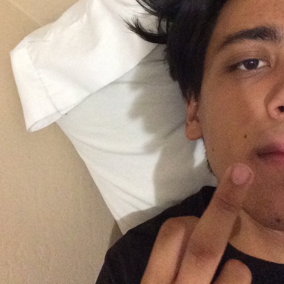 Profile Picture of Jordan Rollolazo (@jordanrollolazo) on Poshmark