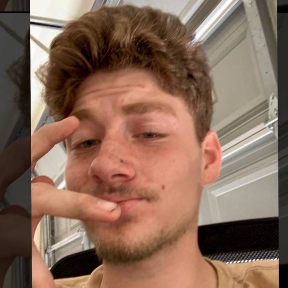 Profile Picture of Caleb Remington (@catsuppop) on Poshmark