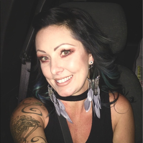 Profile Picture of Brandy Backes (@bpants31) on Poshmark