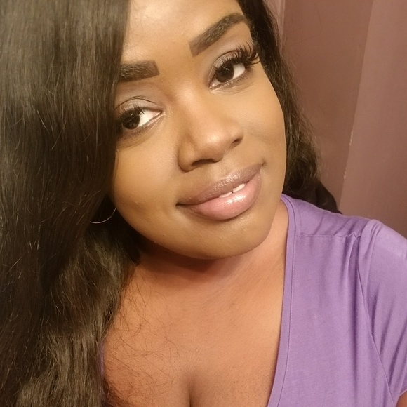 Profile Picture of Jo?lle Jean-louis (@jojojl) on Poshmark