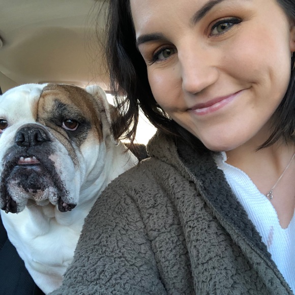 Profile Picture of Madelynn Correnti (@madcorr) on Poshmark