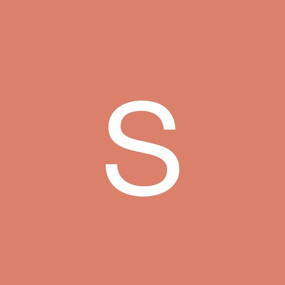 Profile Picture of Stephanie goodspeed (@stephgoodspeed) on Poshmark