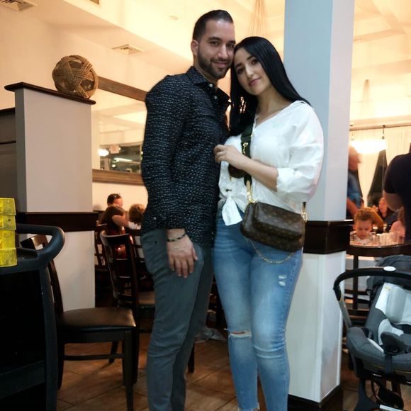 Profile Picture of Victoriya Aronova (@vickyar16) on Poshmark