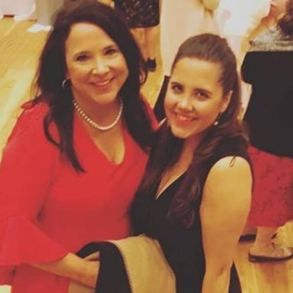 Profile Picture of Sandy Walters (@sandygulotta) on Poshmark