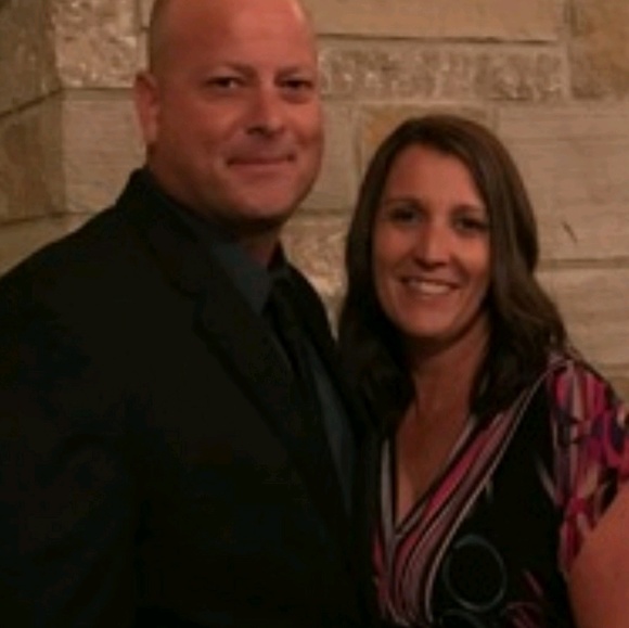 Profile Picture of Lori Compton (@lrcompton) on Poshmark