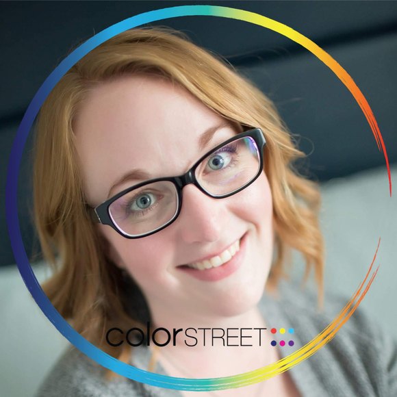 Profile Picture of Jodi Magee (@jodimagee) on Poshmark