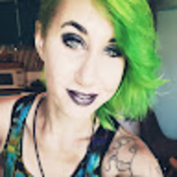 Tayler Haselow - Poshmark Profile Picture of Tayler Haselow (@psychotropictay) on Poshmark