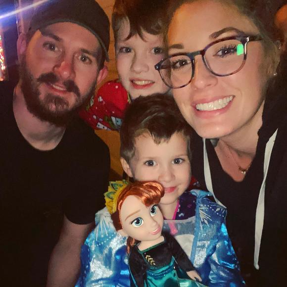 Profile Picture of Emily Andrews (@emz18) on Poshmark