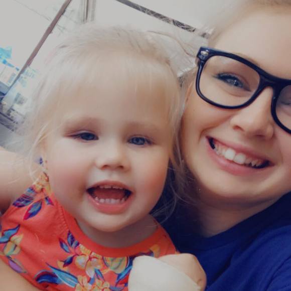 Profile Picture of Alexus Booth (@alexuskaylynn) on Poshmark