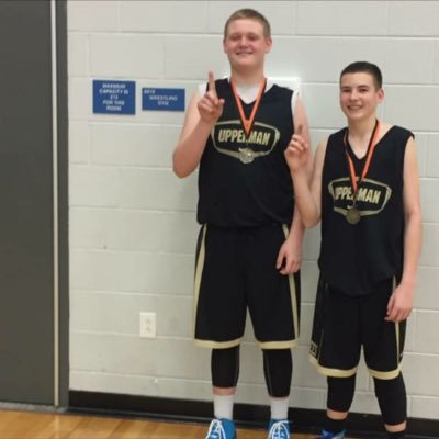 Profile Picture of Christopher Pigg #25 (@cphoops23) on Twitter