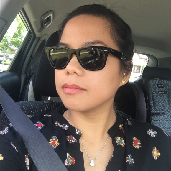 Profile Picture of Bernadette Nguyen (@greenbmac) on Poshmark