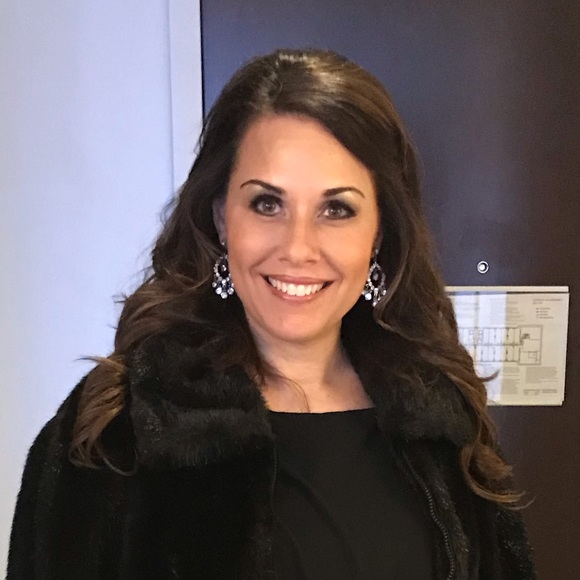 Profile Picture of Wendy Seghers (@wseghers) on Poshmark