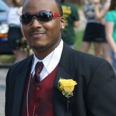 Profile Picture of Julian Vann (@SAVVIGUY785) on Twitter