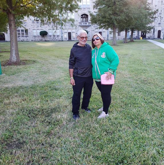 Profile Picture of Angela Metoyer (@angmet1951) on Poshmark