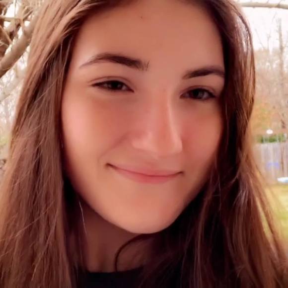 Profile Picture of Madison Carsner (@madisoncarsner) on Poshmark