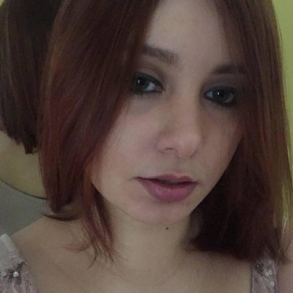 Profile Picture of Gissela Serrano (@gissela_s_) on Poshmark