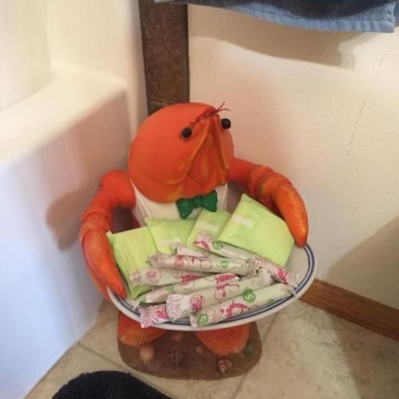 Profile Picture of Jinae Clizbe (@gizmolin) on Poshmark