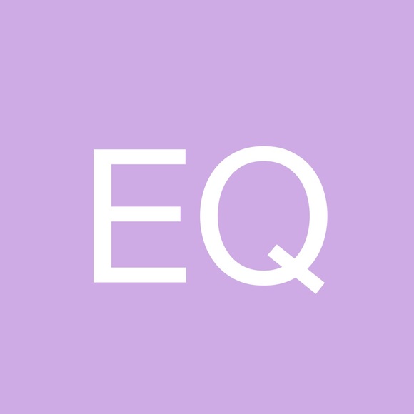 Profile Picture of Elizabeth Quinnett (@1lizzyq) on Poshmark