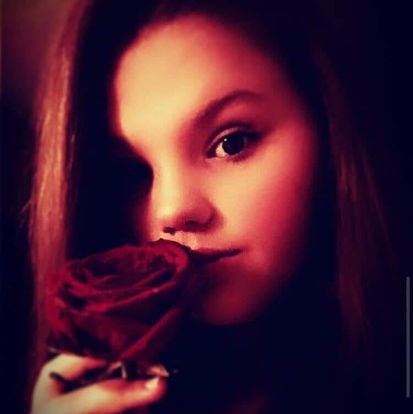 Profile Picture of Debbie Bennett (@debbiebennet906) on Poshmark