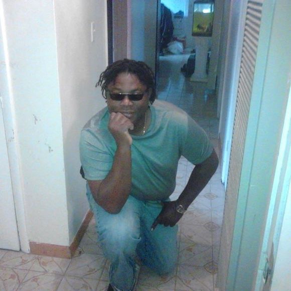 Profile Picture of Desrick Miller (@desrickmiller) on Poshmark