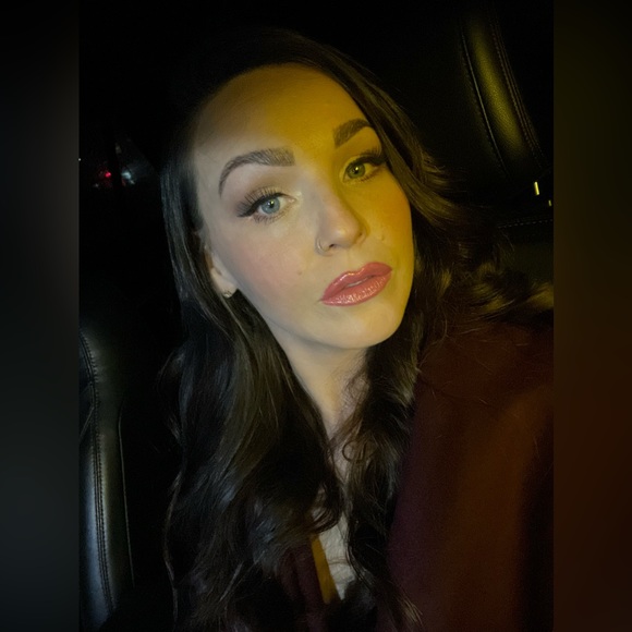 Profile Picture of Sylvia Wade (@sylviawade301) on Poshmark