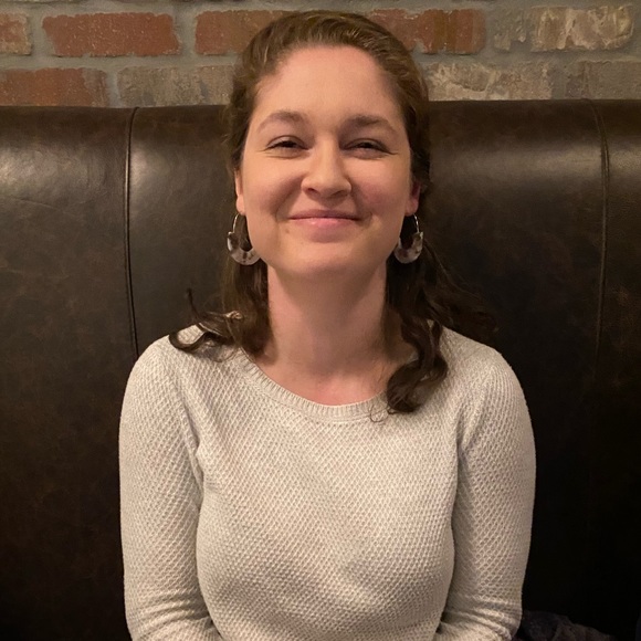 Profile Picture of Haniya Orloff (@haniyaorloff) on Poshmark