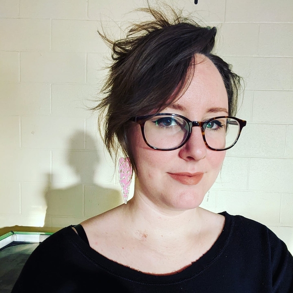 Profile Picture of Sunny Walker (@sunnysundial) on Poshmark