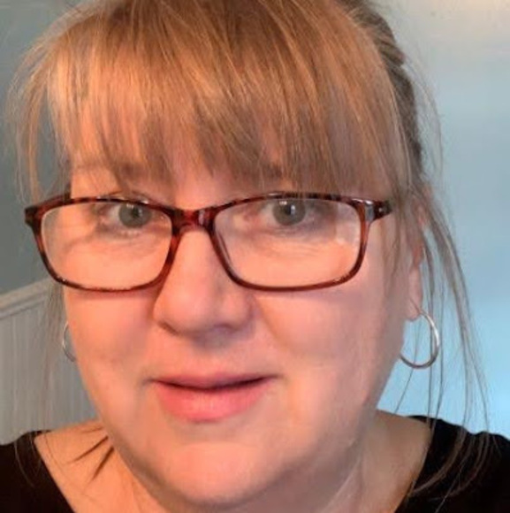 Profile Picture of Vicky Welsch (@vwelsch11) on Poshmark