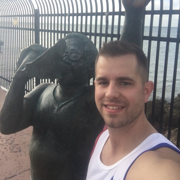 Profile Picture of Chris Ace (@aceer16) on Poshmark