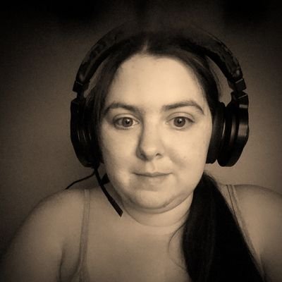Profile Picture of Heather Arrington (@fira_shade) on Twitter