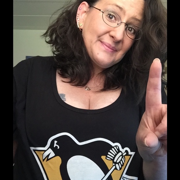 Profile Picture of Andrea Mcfeeley (@coolmum2) on Poshmark