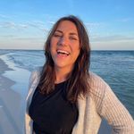 Profile Picture of Allie (@bateman_and_robin) on Instagram