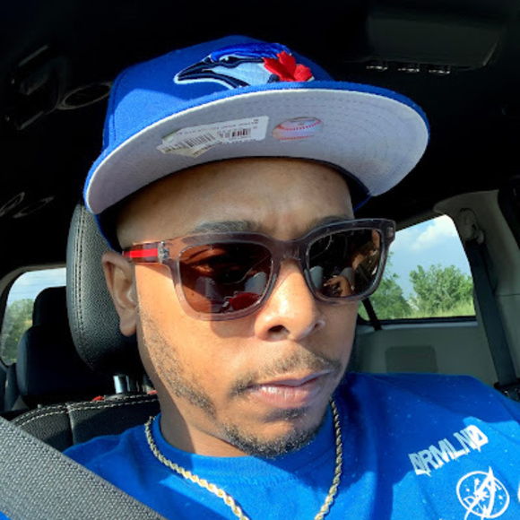 Profile Picture of Don Denaro (@dondenaro) on Poshmark