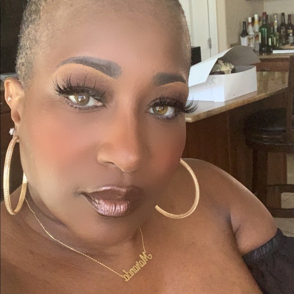 Maranda Burnley - Poshmark Profile Picture of Maranda Burnley (@maranda_burnley) on Poshmark