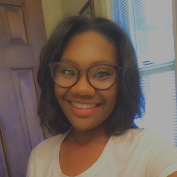 Profile Picture of Alexus Chamberlain (@a_chamberlain) on Poshmark