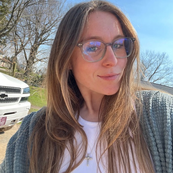 Profile Picture of Kaelyn Arlington (@kaelynarlington) on Poshmark