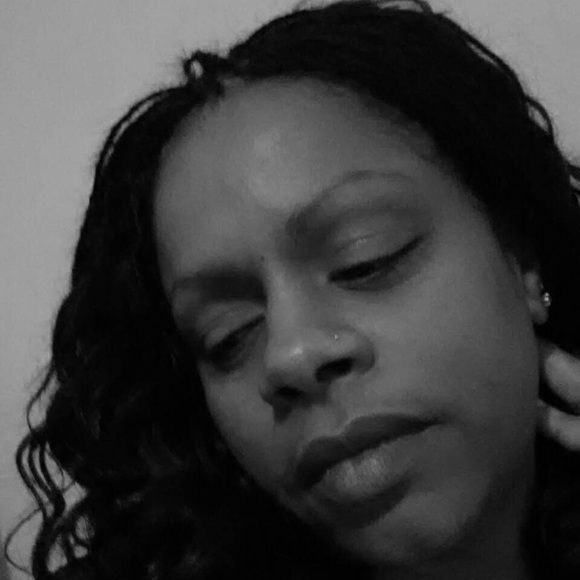 Profile Picture of Natasha Casey (@natashacasey) on Poshmark