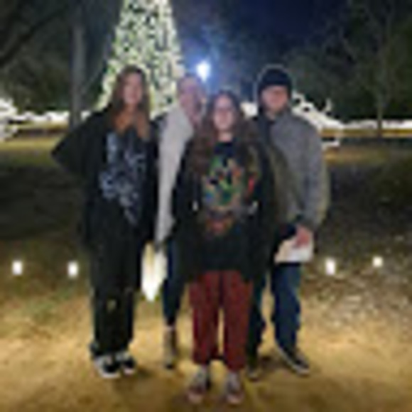 Profile Picture of Kendra Poole (@kendra_poole) on Poshmark