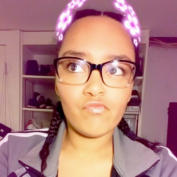 Profile Picture of Carlissa Brown (@carlissabrown) on Poshmark
