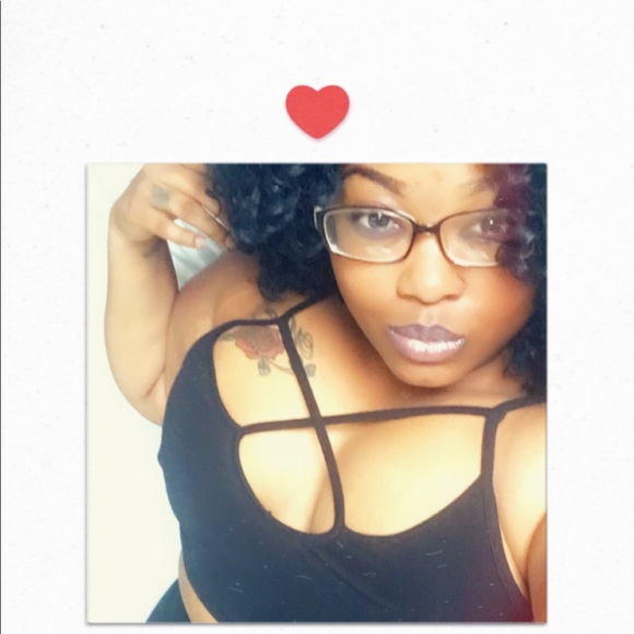 Profile Picture of Tyloni Mckines (@mochalon) on Poshmark