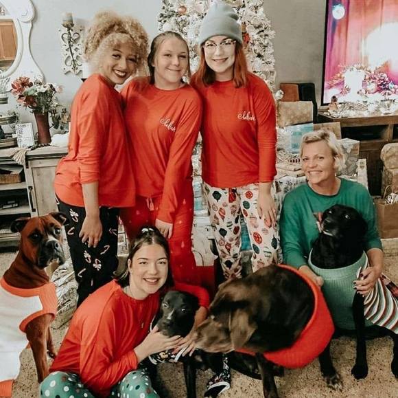 Profile Picture of Cymanthia Ericson (@fcymanthia) on Poshmark