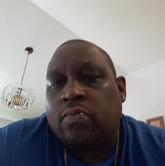 Profile Picture of Vincent Vaughn (@vincentvaughn) on Poshmark