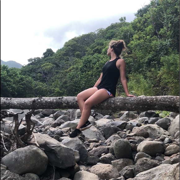 Profile Picture of Stefani Sasca (@stefruthgrad) on Poshmark