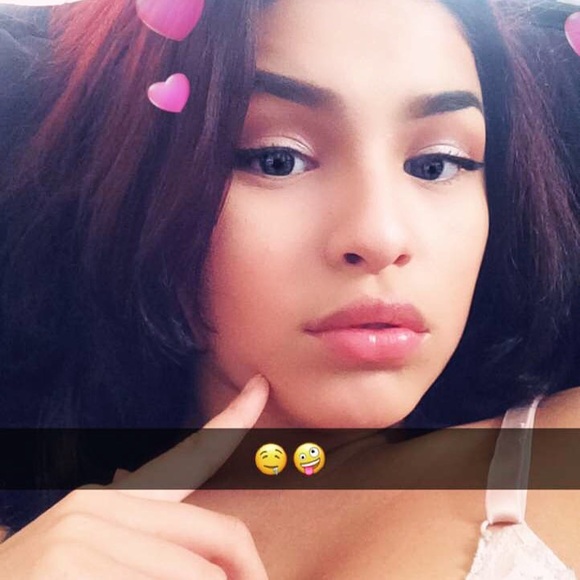 Profile Picture of Brenda Ramirez (@brendzxoo1) on Poshmark