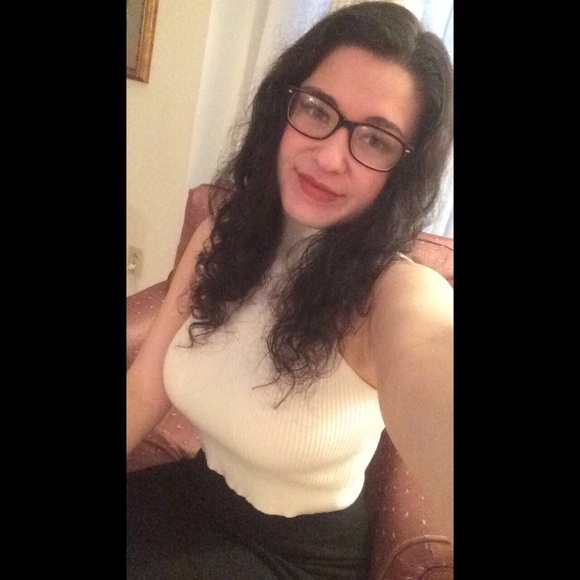 Emily Siracuse - Poshmark Profile Picture of Emily Siracuse (@emilyrose028) on Poshmark