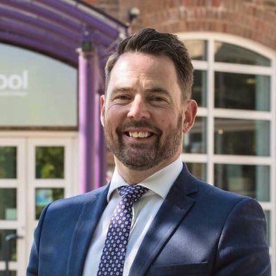 Profile Picture of Patrick Earnshaw (@HighcliffeHead) on Twitter