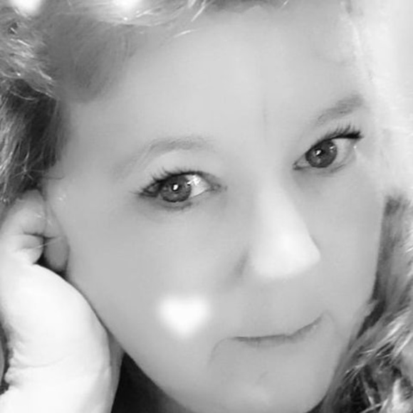 Profile Picture of Marcia Ballard-burton (@marciaballar292) on Poshmark